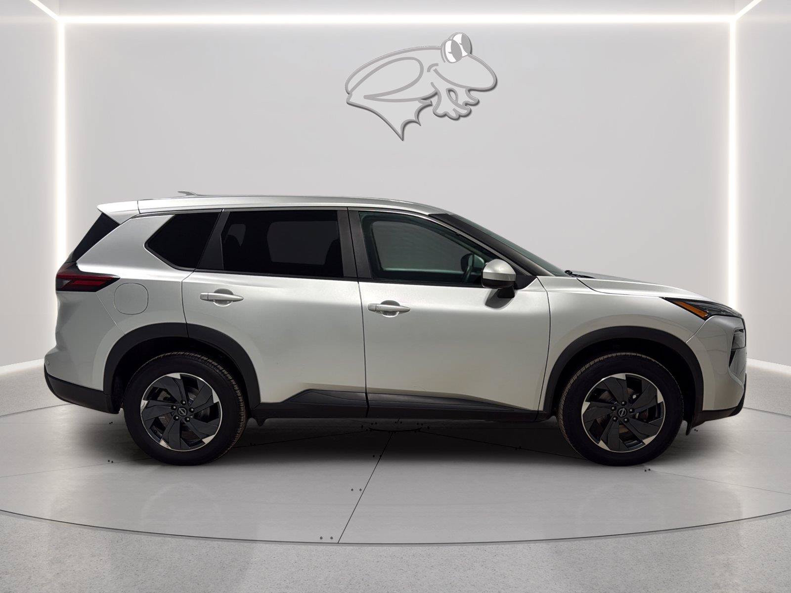 Used 2024 Nissan Rogue SV AWD/4WD image 6