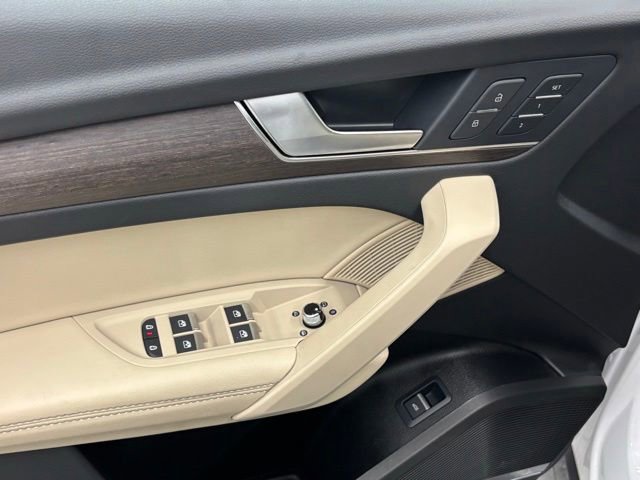 Used 2024 Audi Q5 2.0T Premium Plus AWD/4WD image 17