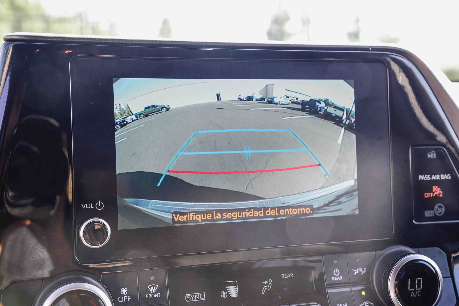 Certified 2023 Toyota Highlander LE image 30