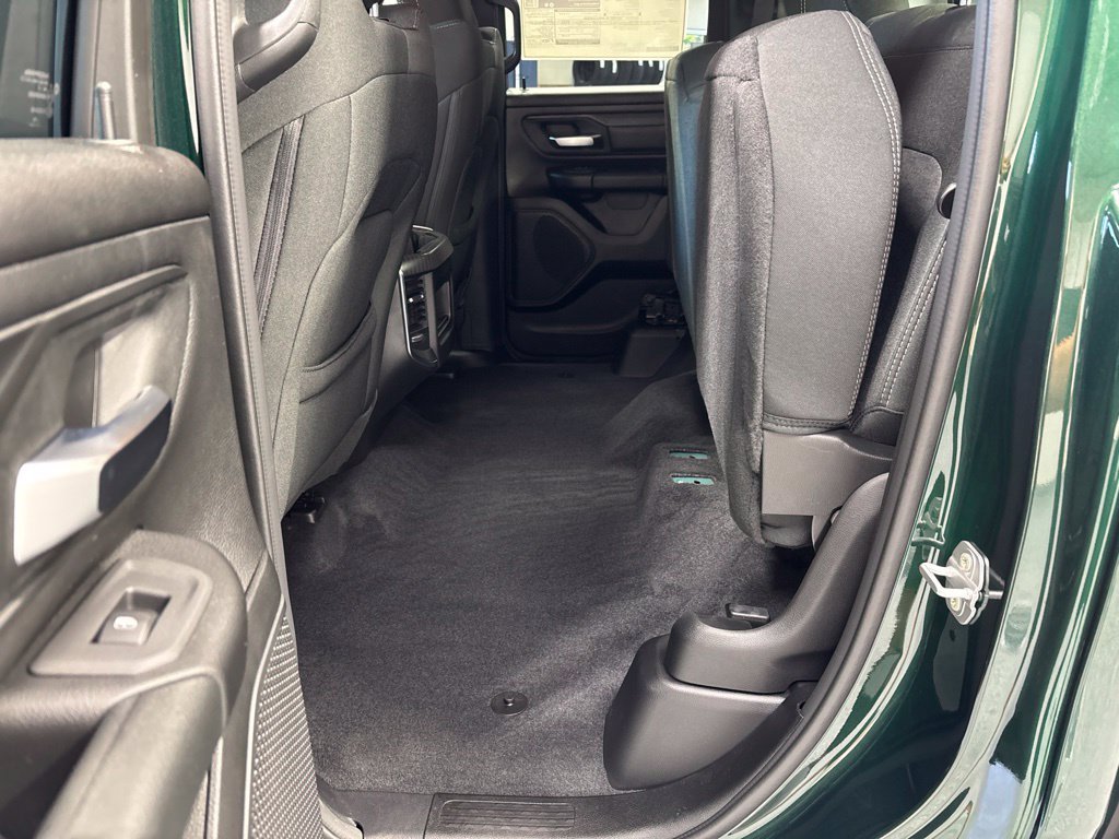 New 2026 RAM 1500 Express AWD/4WD image 39