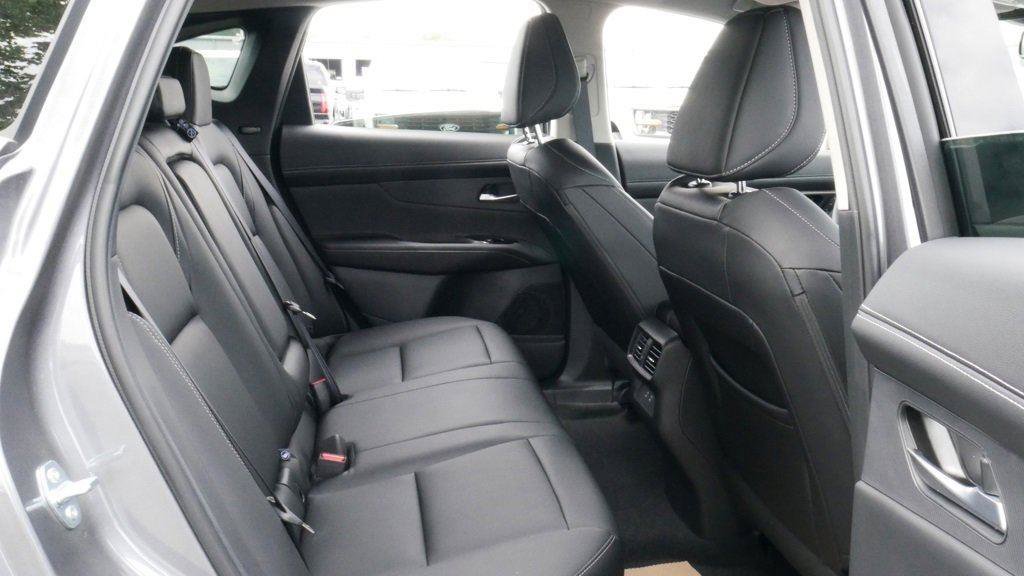 New 2025 Nissan Murano SL image 17