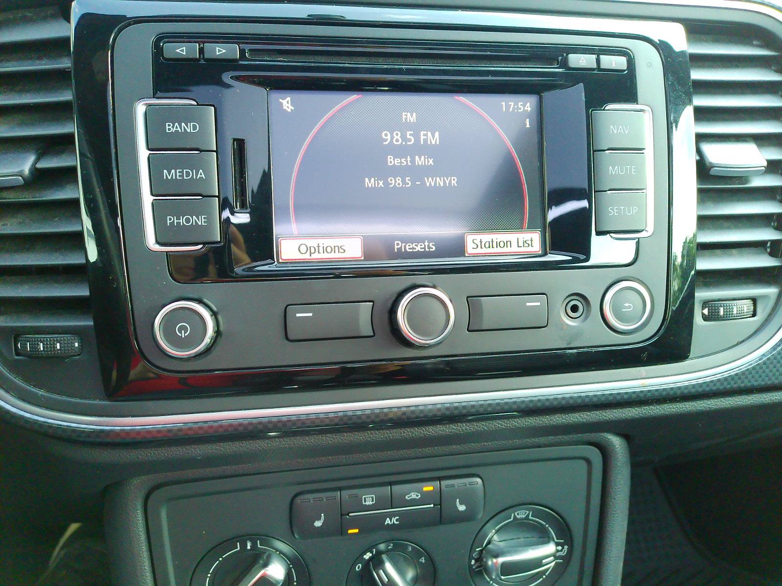 Used 2013 Volkswagen Beetle 2.0T FWD image 12