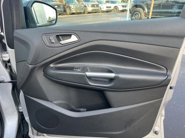 Used 2017 Ford Escape SE w/ Equipment Group 201A image 10