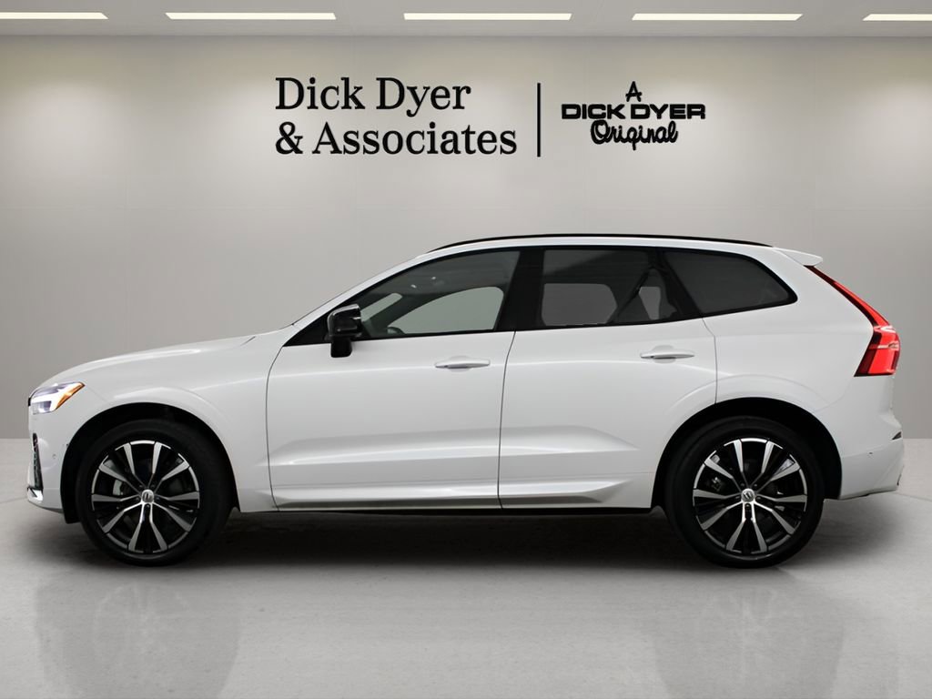 Used 2025 Volvo XC60 B5 Ultra image 5