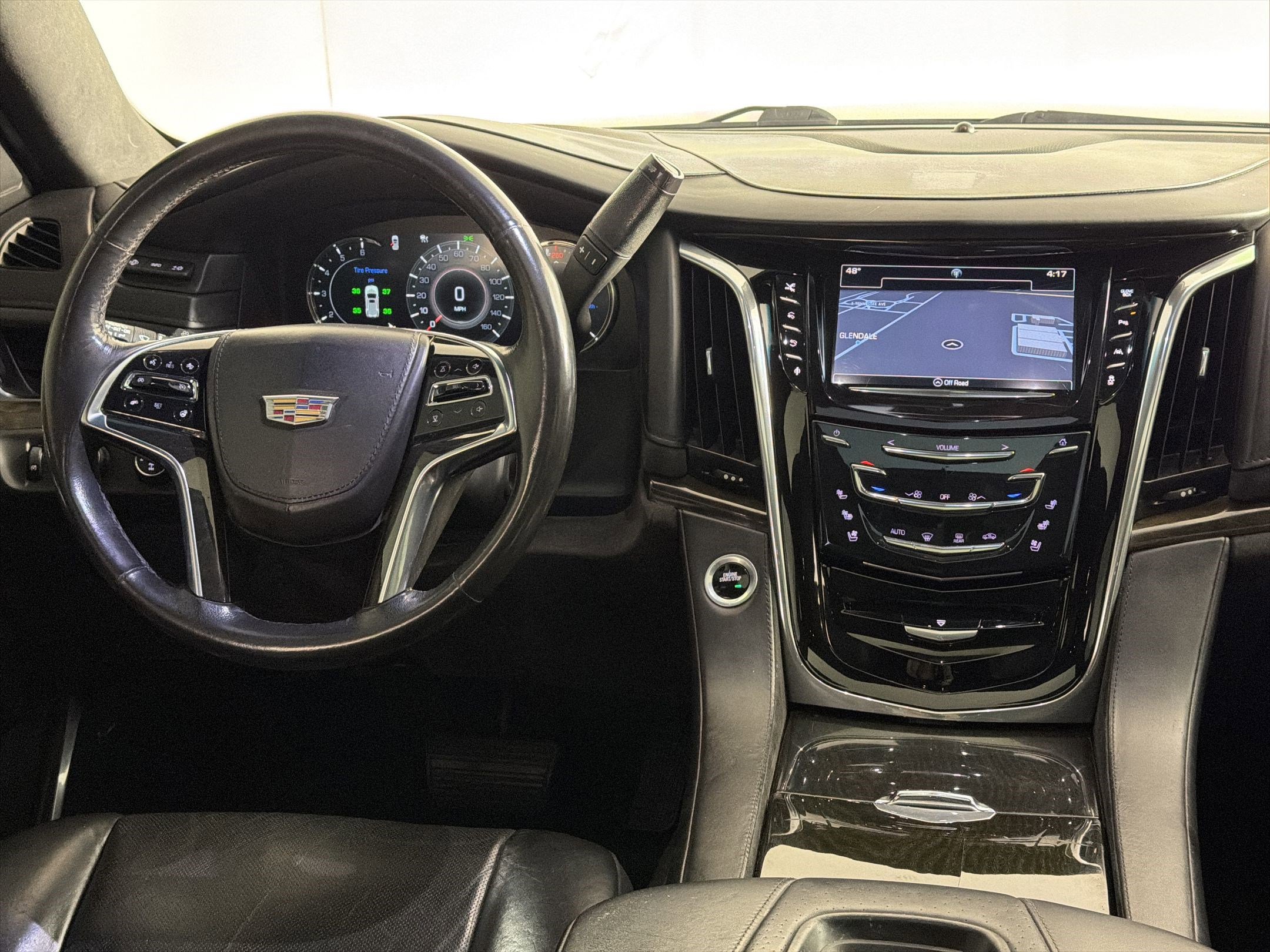 Used 2016 Cadillac Escalade Platinum image 28