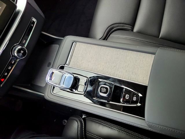 New 2026 Volvo XC90 T8 Ultra w/ Lounge Package image 26