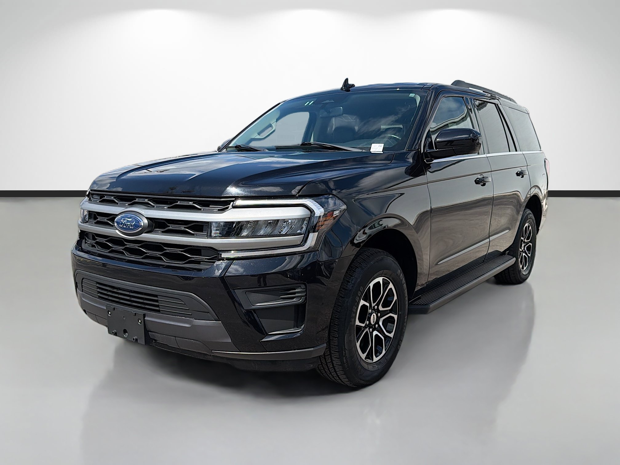 Used 2024 Ford Expedition XLT AWD/4WD image 7