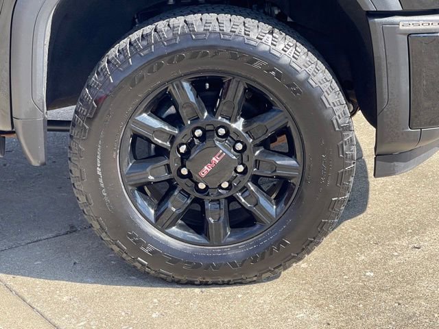 Used 2024 GMC Sierra 2500 AT4 w/ Technology Package AWD/4WD image 10
