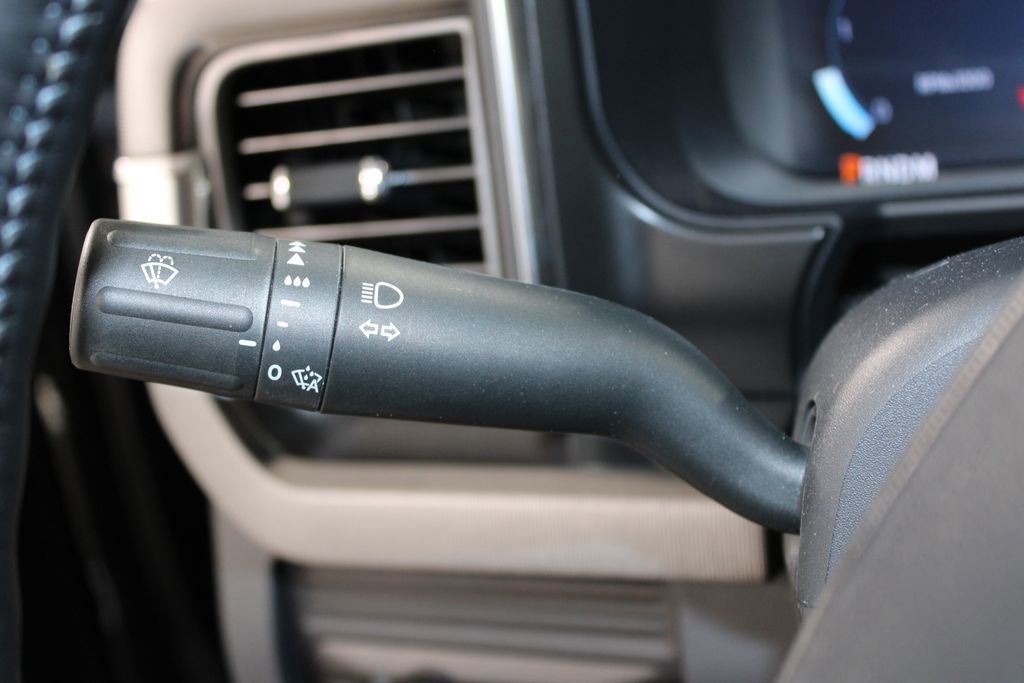 Used 2025 Ford F350 Platinum image 27