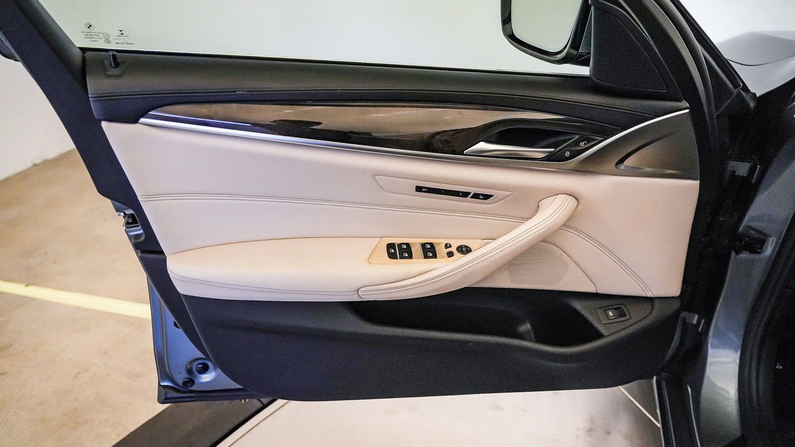 Used 2018 BMW 540i RWD image 21