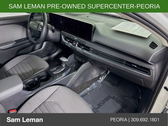 Used 2025 Kia K4 EX image 26