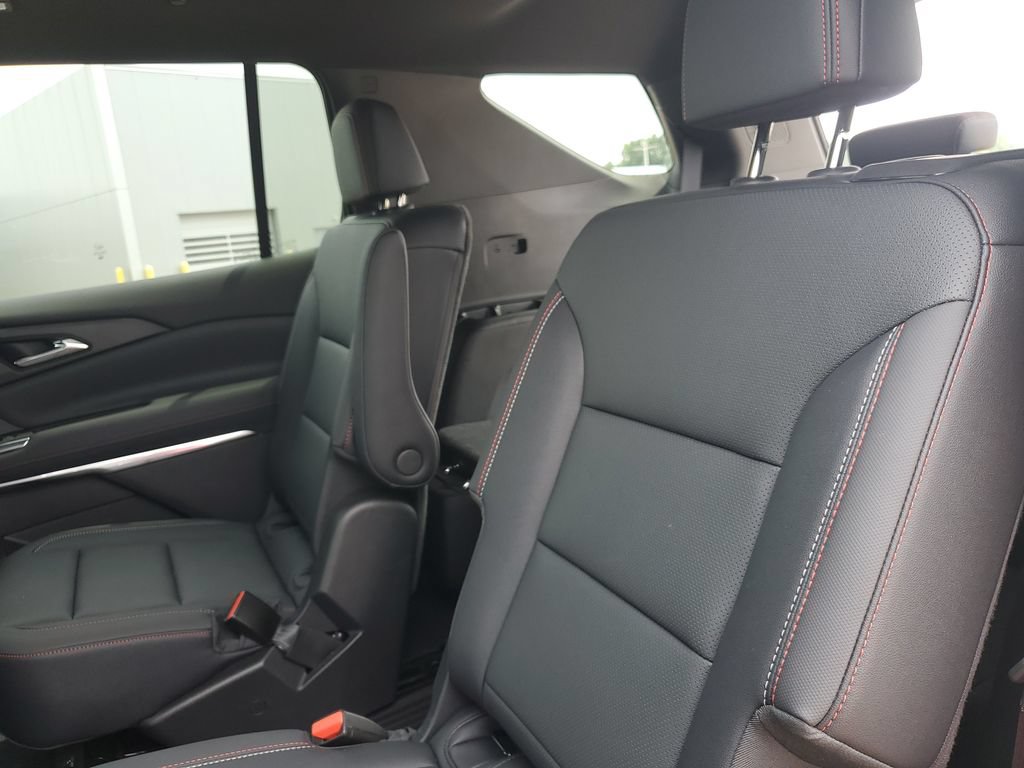Used 2024 Chevrolet Traverse Z71 w/ LPO, Floor Liner Package AWD/4WD image 34