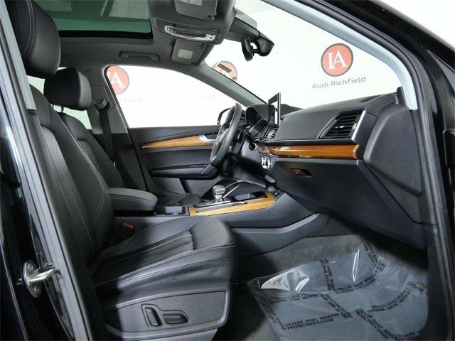Used 2023 Audi Q5 2.0T Premium w/ Convenience Package image 11