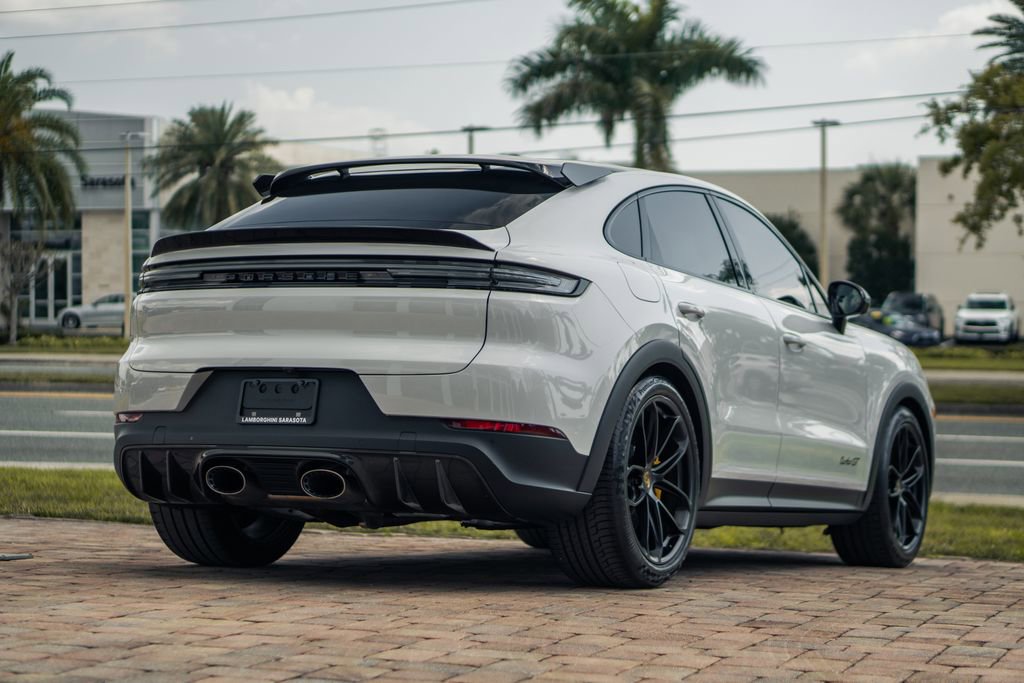 Used 2024 Porsche Cayenne Turbo GT image 5