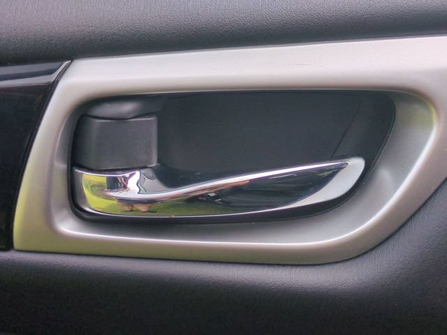 Certified 2020 Nissan Pathfinder SV FWD image 14