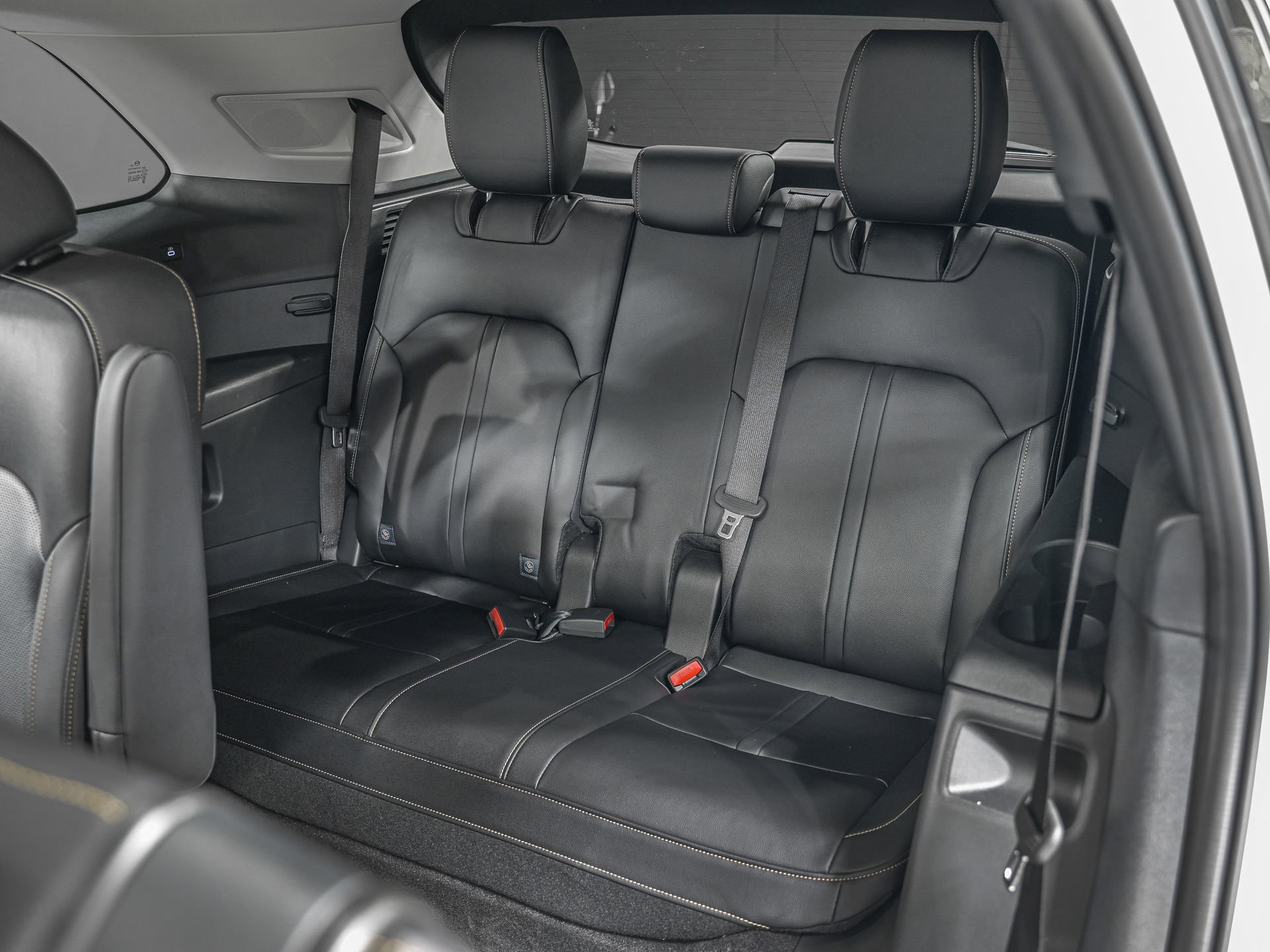 Used 2024 MAZDA CX-90 Plug-In Hybrid w/ Premium Pkg image 30