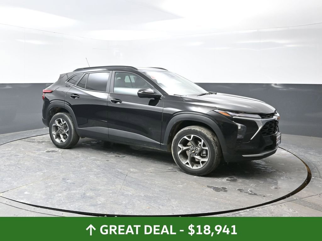 Used 2025 Chevrolet Trax LT image 4