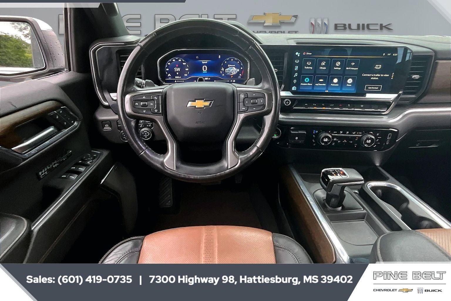 Used 2024 Chevrolet Silverado 1500 High Country w/ Technology Package AWD/4WD image 6