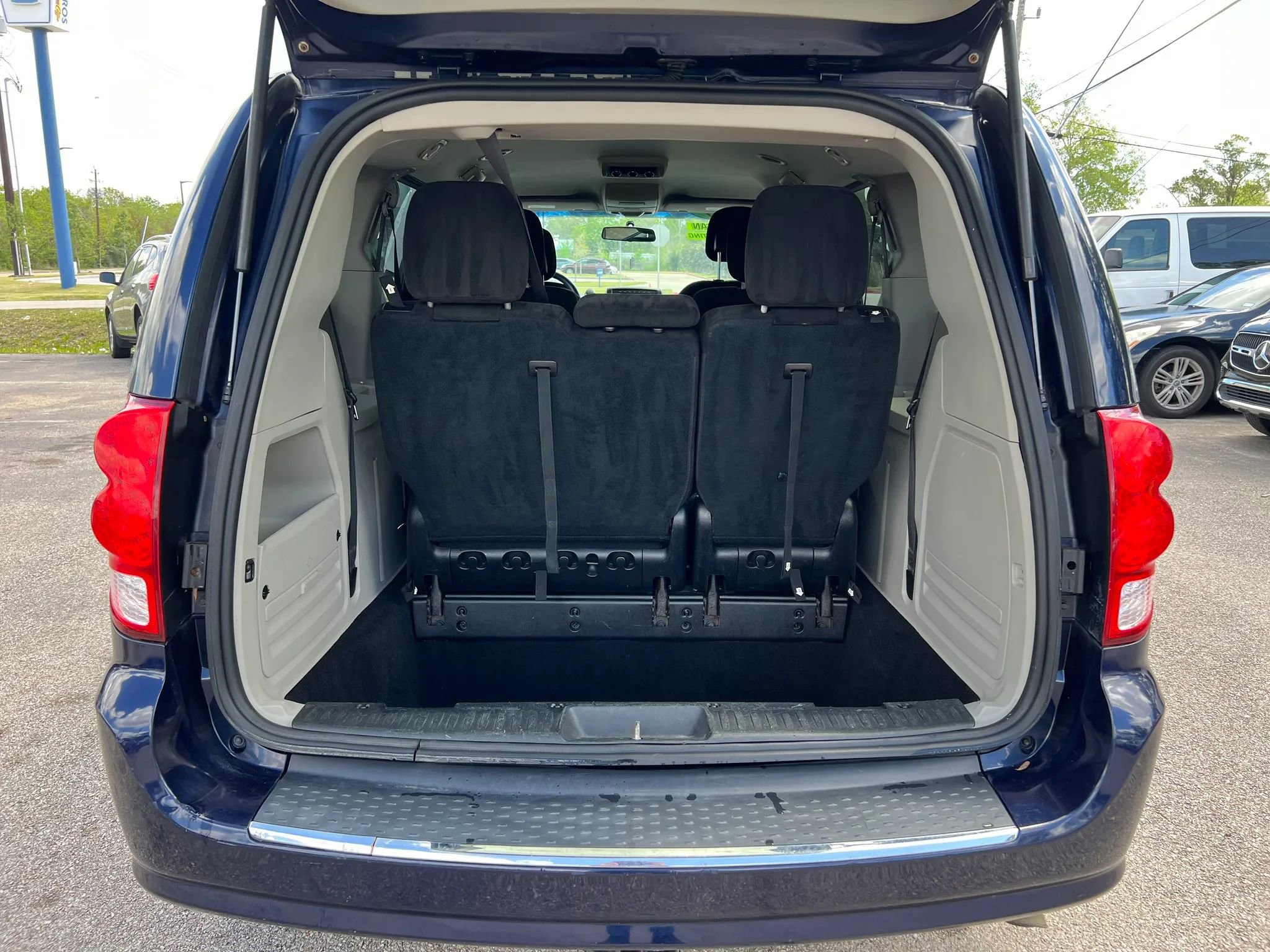Used 2016 Dodge Grand Caravan SE w/ Quick Order Package 29E SE FWD image 24
