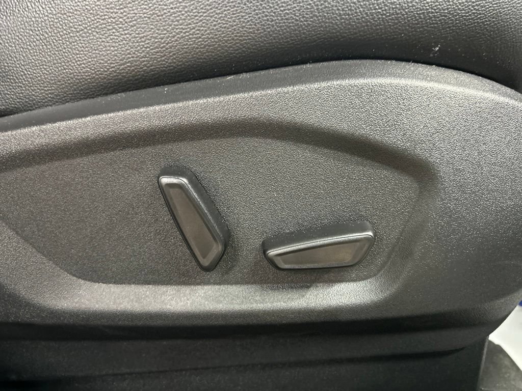 Used 2024 Ford Edge Titanium w/ Equipment Group 301A AWD/4WD image 50