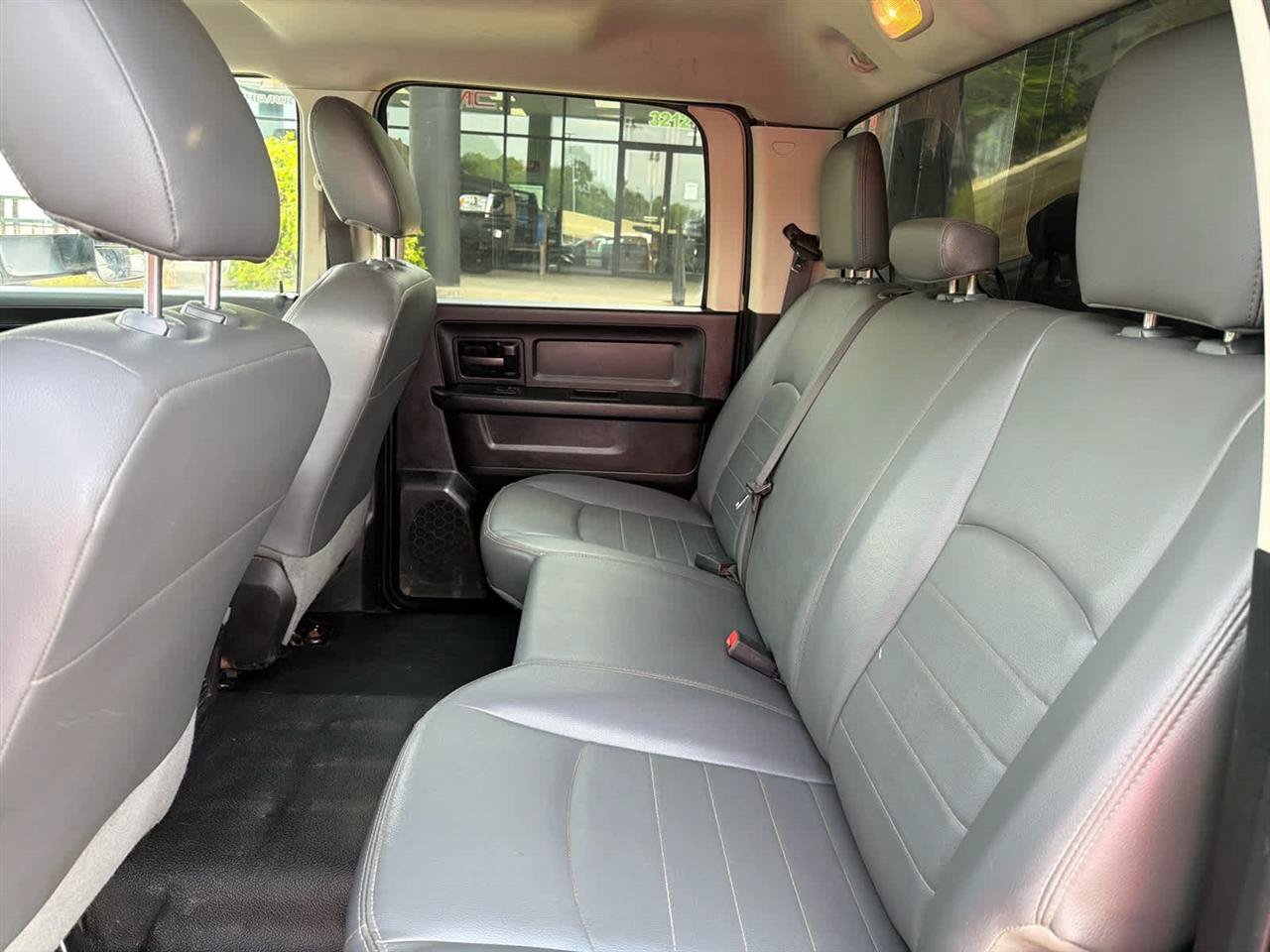 Used 2018 RAM 4500 Tradesman w/ Chrome Appearance Group AWD/4WD image 9