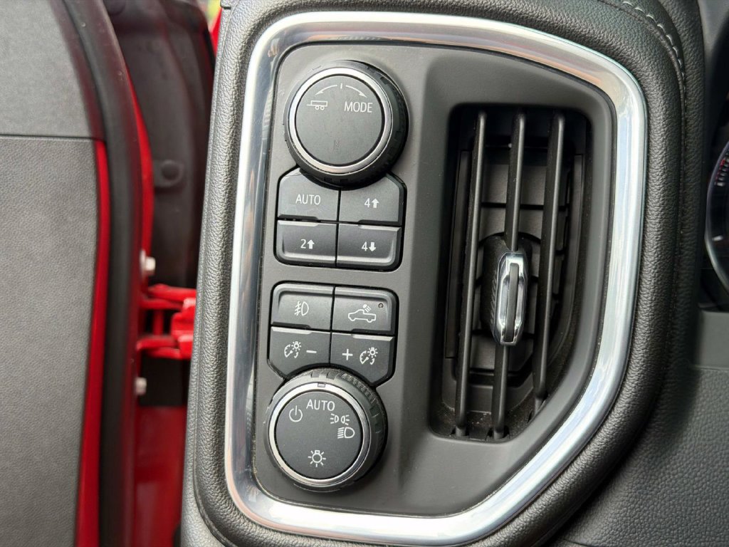 Used 2020 Chevrolet Silverado 1500 LT Trail Boss AWD/4WD image 29