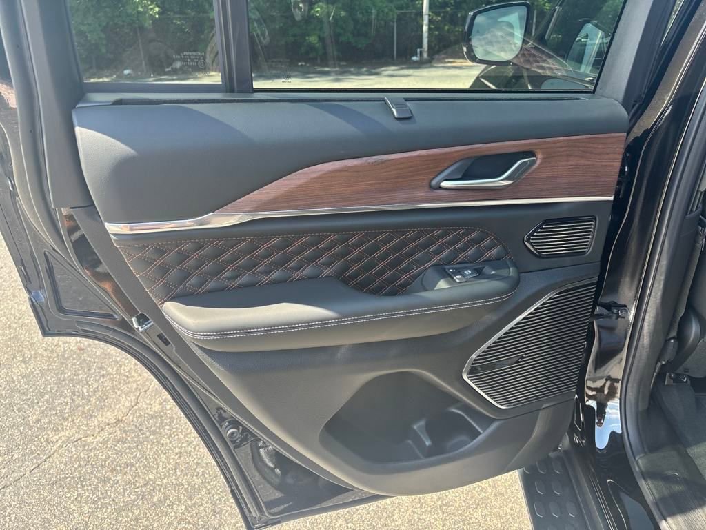 New 2025 Jeep Grand Cherokee Summit w/ Adv Protech Group IV image 15