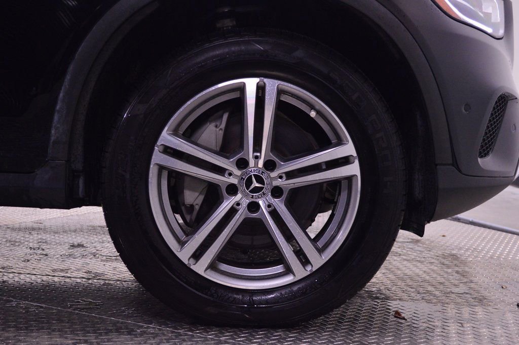 Used 2021 Mercedes-Benz GLC 300 4MATIC image 16
