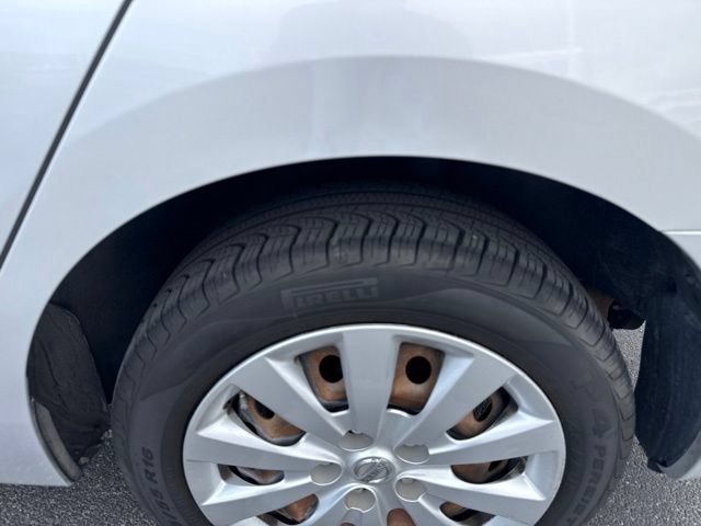 Used 2016 Nissan Sentra SV FWD image 9