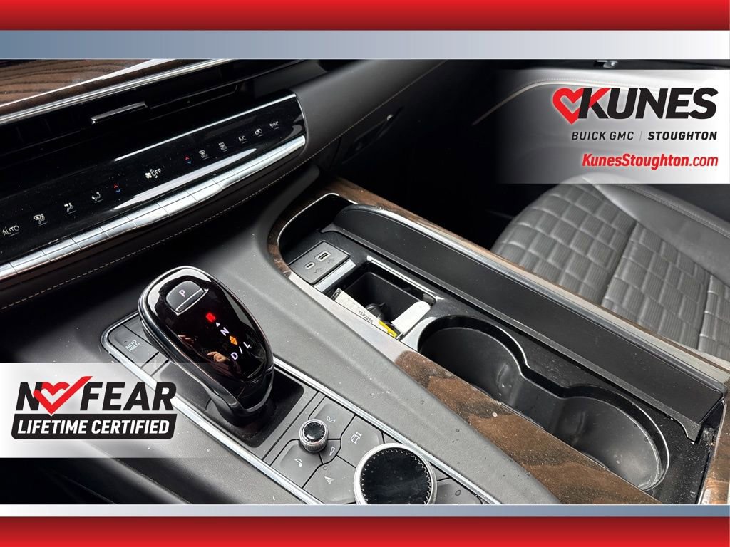 Used 2024 Cadillac Escalade ESV Sport Platinum w/ LPO, ONYX Package image 35