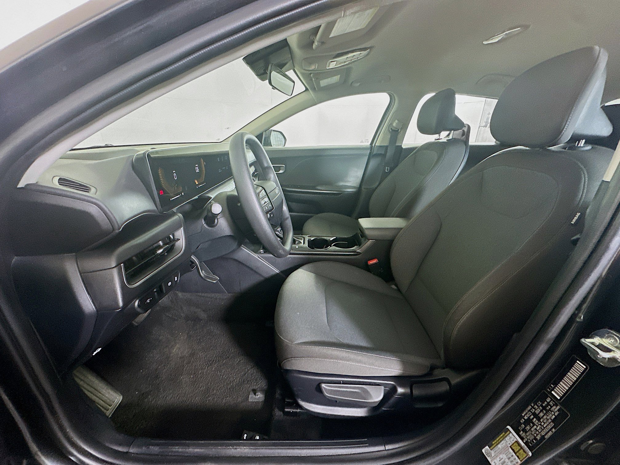 Used 2025 Kia K4 LXS image 13