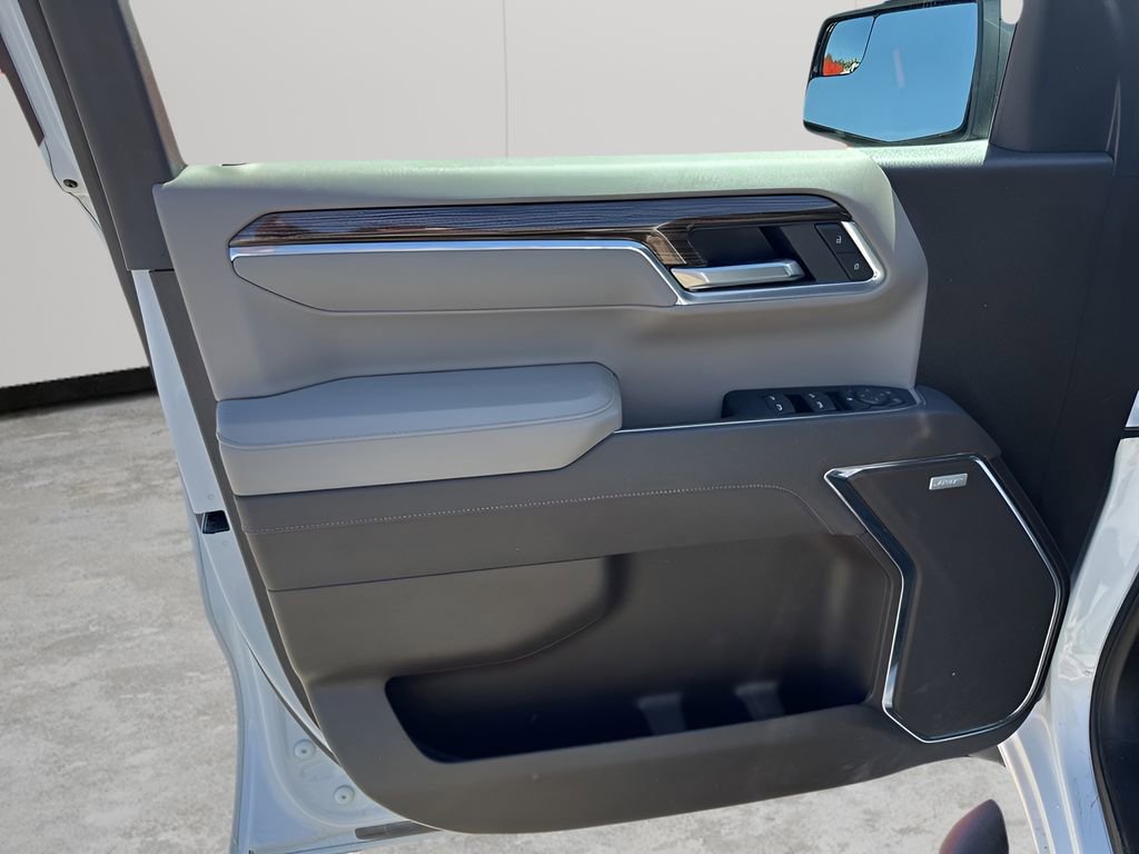 Used 2025 Chevrolet Silverado 1500 LT Trail Boss w/ Convenience Package II image 25