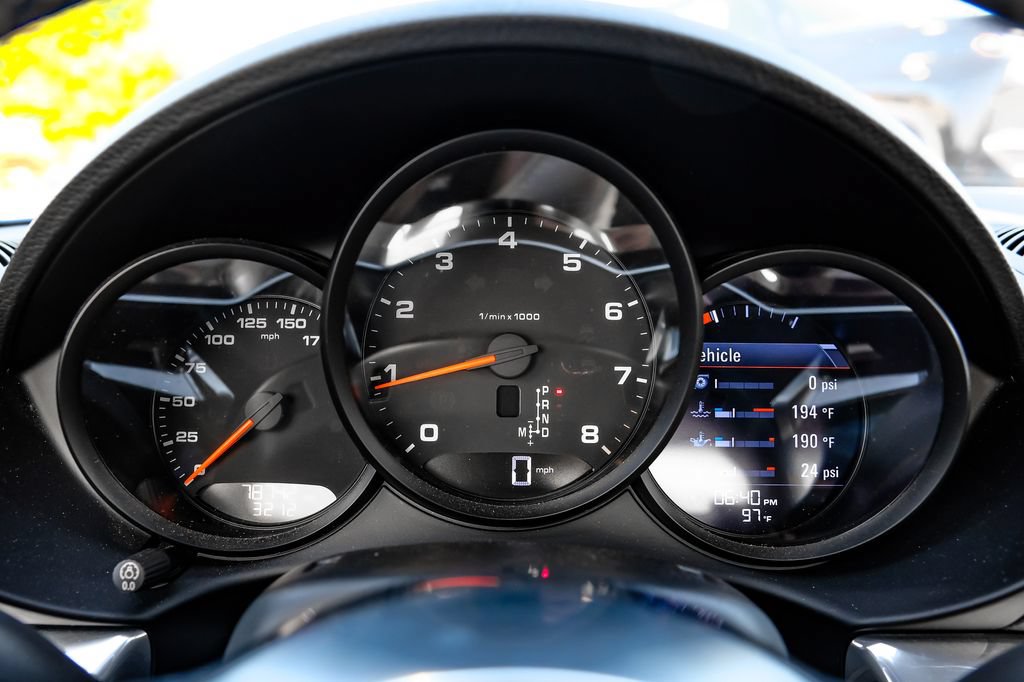 Used 2017 Porsche 718 Cayman RWD image 14