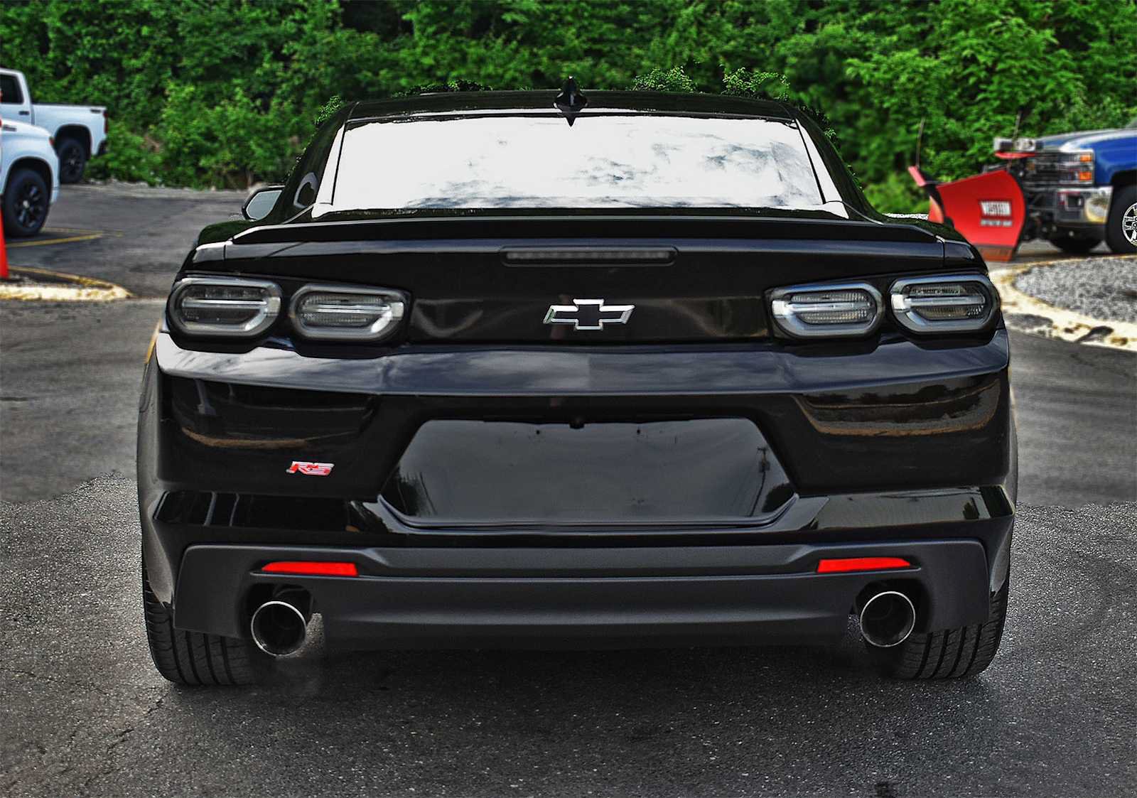 Used 2021 Chevrolet Camaro LT w/ RS Package RWD image 7