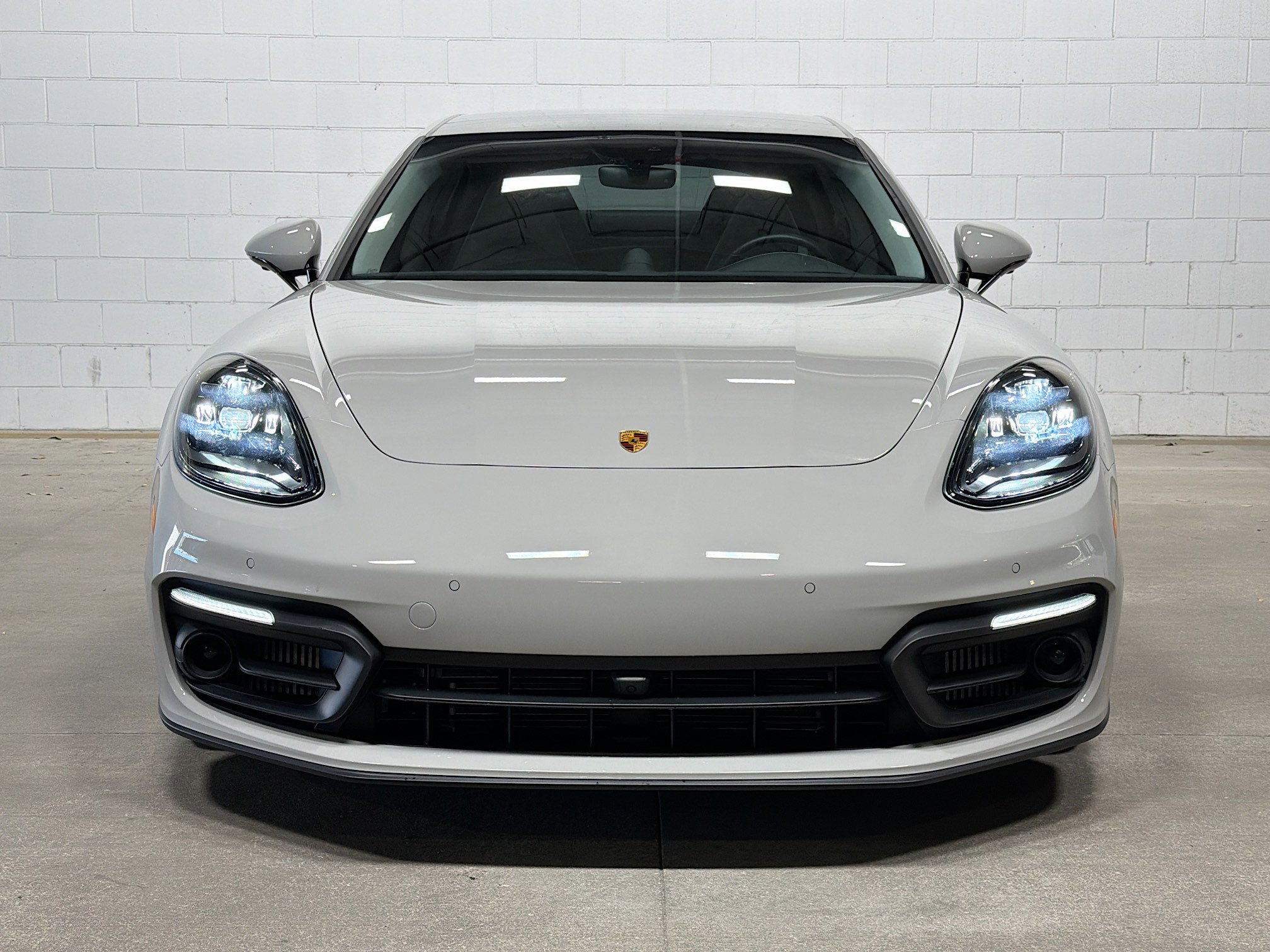 Used 2023 Porsche Panamera image 9