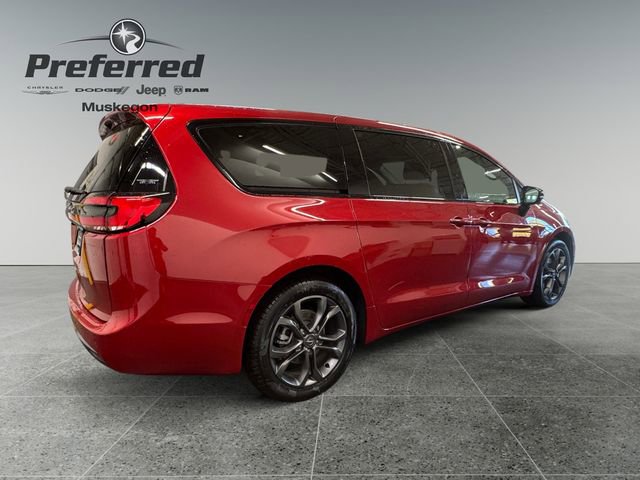 New 2026 Chrysler Pacifica Select FWD image 16