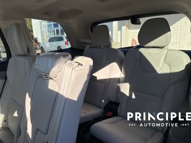 Certified 2026 Volvo XC90 B6 Ultra w/ Lounge Package image 27