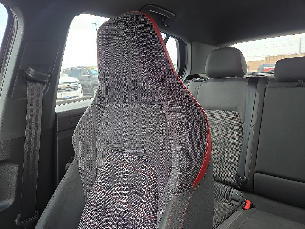 Used 2022 Volkswagen GTI SE FWD image 23