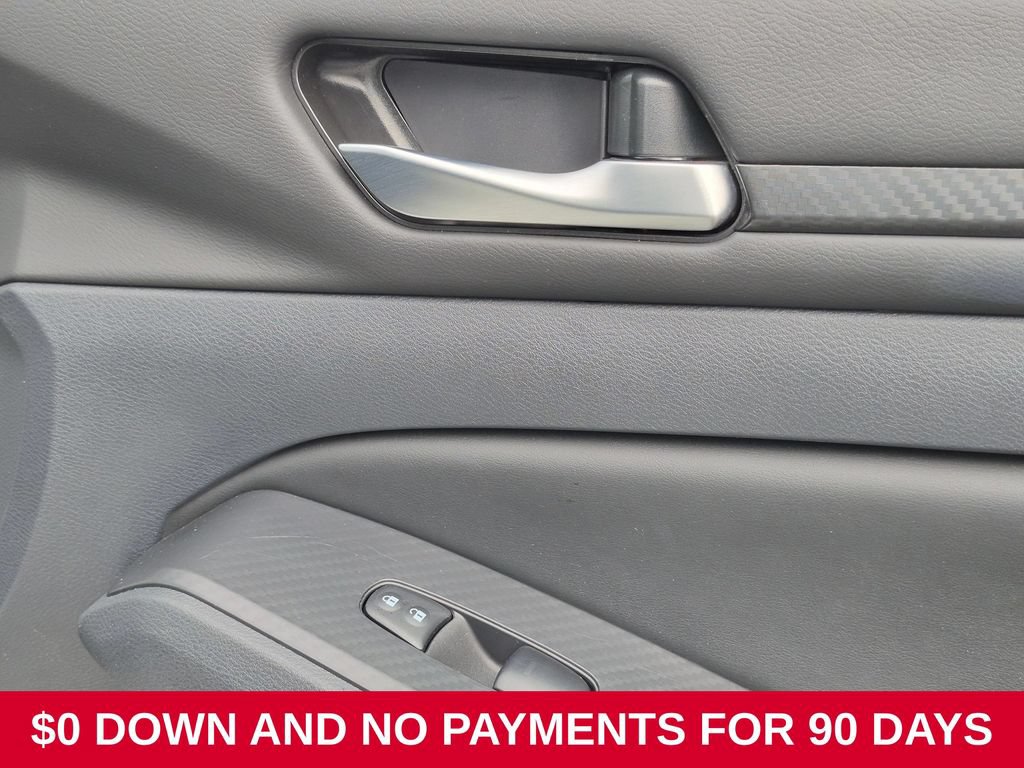 Used 2025 Nissan Altima 2.5 SV FWD image 33
