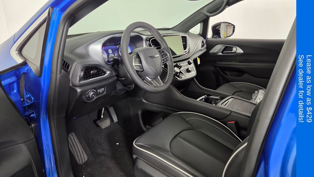 New 2026 Chrysler Pacifica Limited FWD image 14