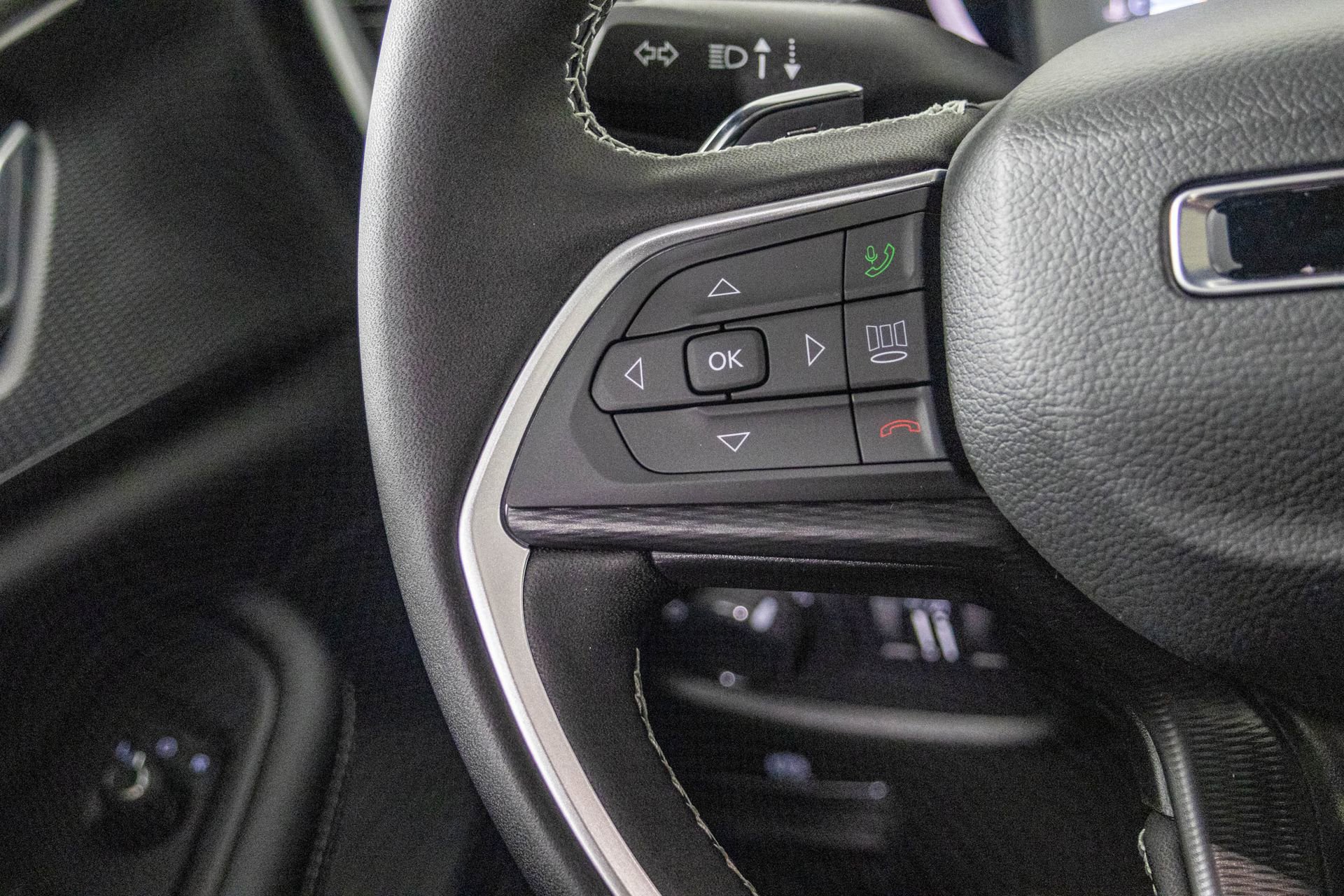 New 2025 Jeep Grand Cherokee L Laredo w/ Luxury Tech Group I image 32