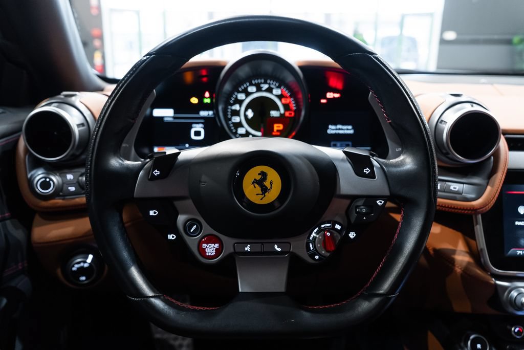 Used 2018 Ferrari GTC4Lusso AWD/4WD image 5