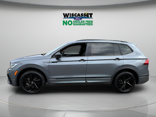 Used 2024 Volkswagen Tiguan SE R-Line AWD/4WD image 2