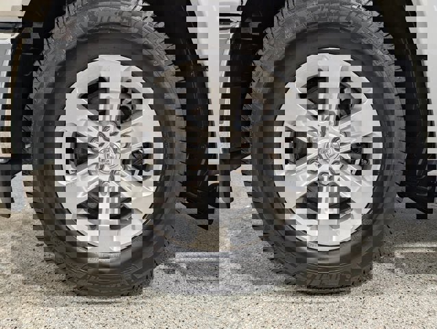 Used 2022 RAM 1500 Laramie AWD/4WD image 12