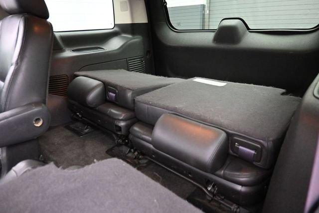 Used 2011 Cadillac Escalade Luxury AWD/4WD image 30
