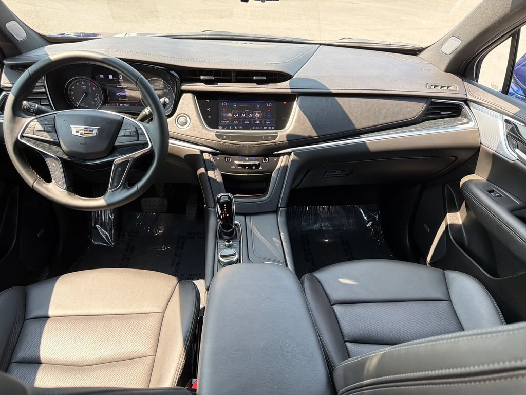 Certified 2025 Cadillac XT5 Premium Luxury w/ Technology Package AWD/4WD image 13