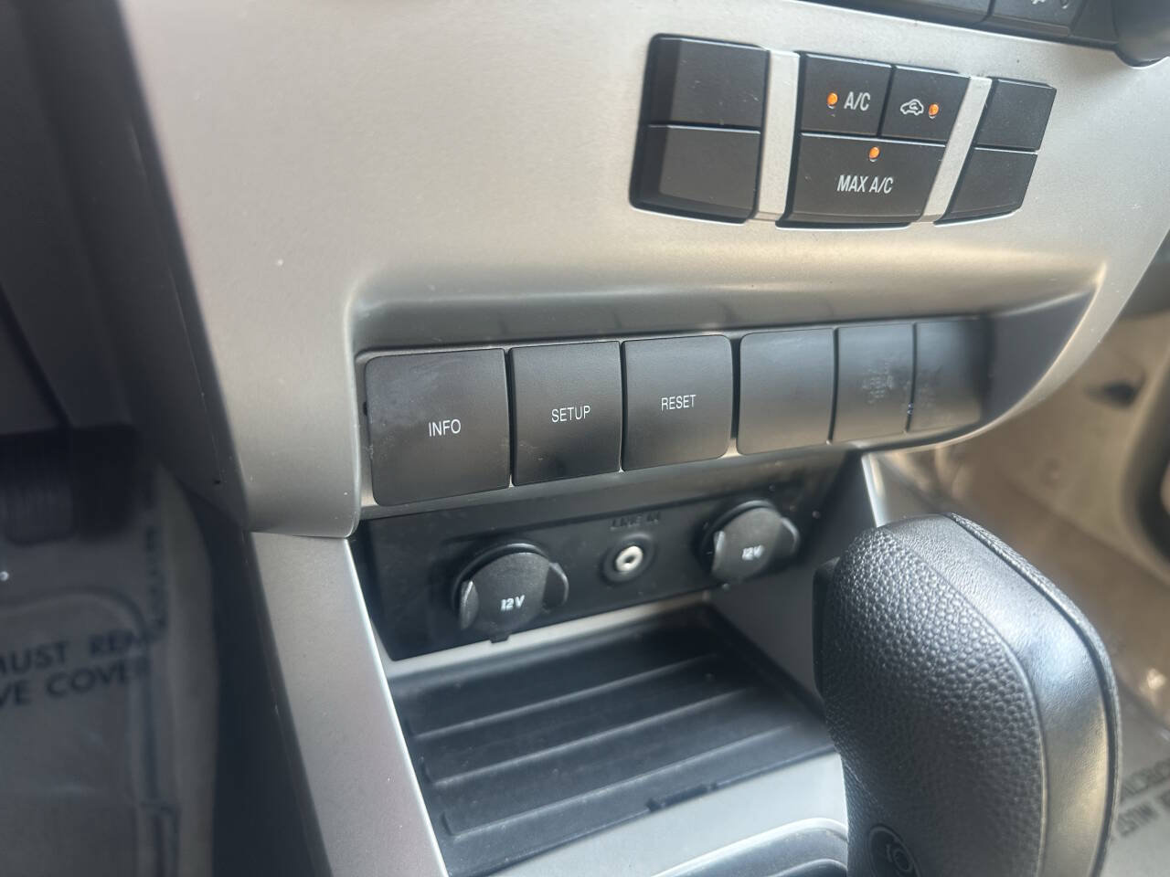Used 2008 Ford Focus SE FWD image 12
