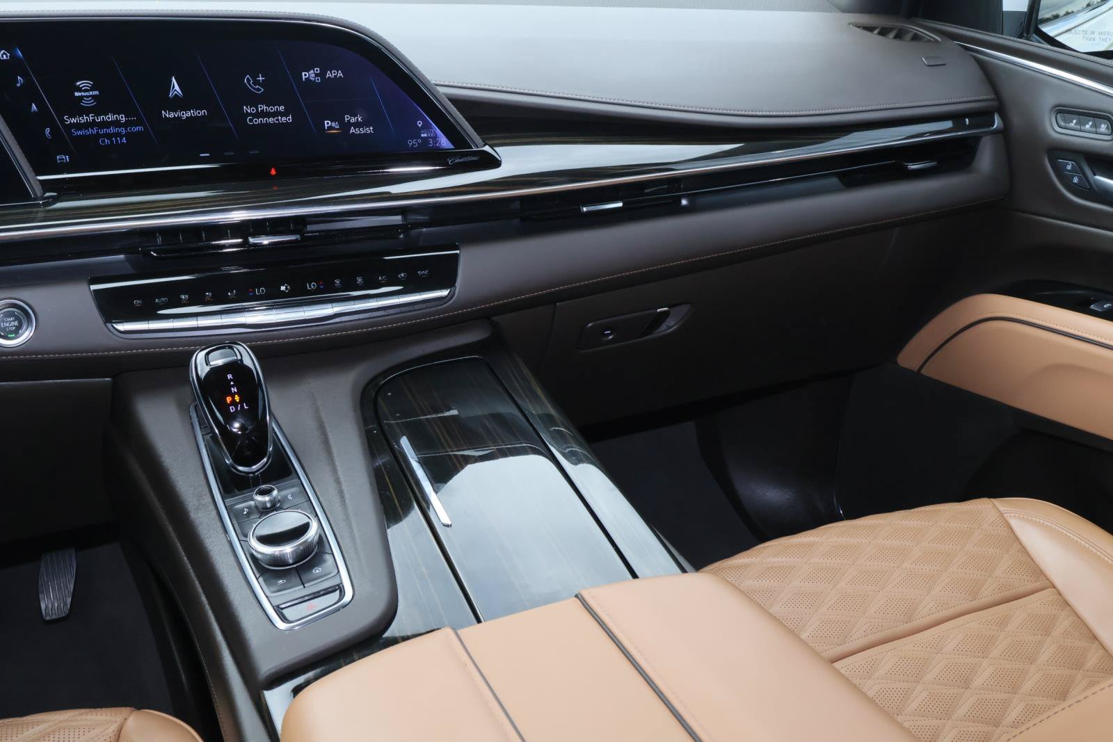 Certified 2024 Cadillac Escalade ESV Premium Luxury RWD image 17