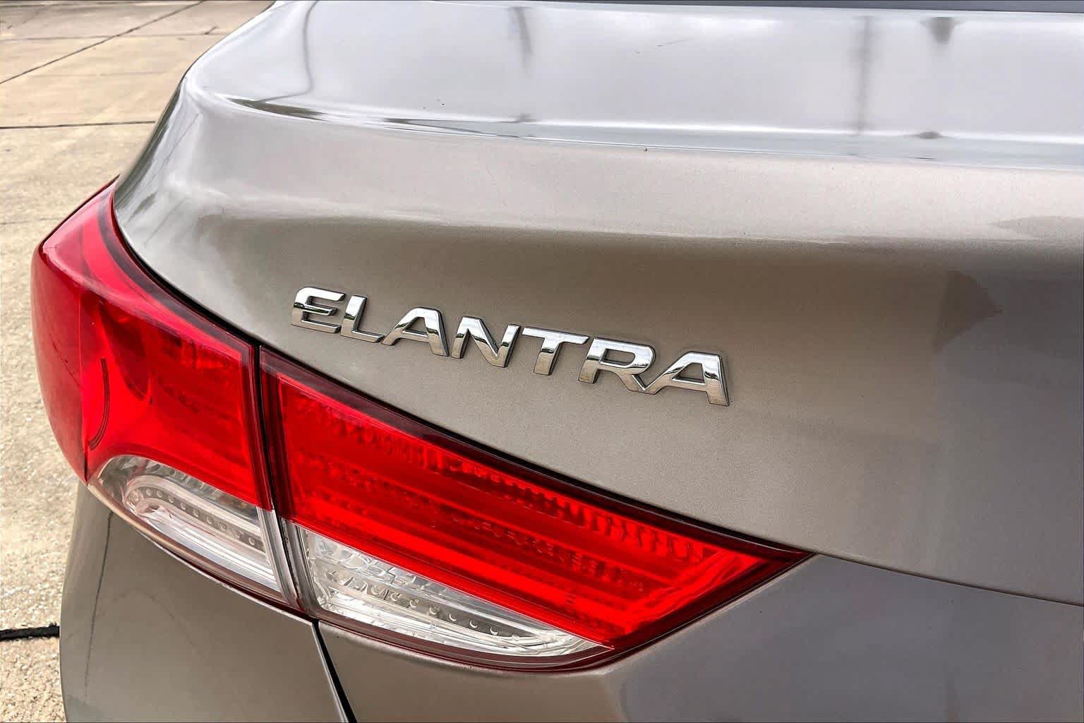 Used 2013 Hyundai Elantra GLS FWD image 10