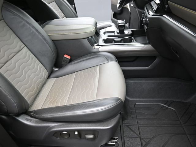 Used 2023 Chevrolet Silverado 1500 ZR2 image 26